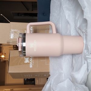 NWT Stanley 40oz Adventure Quencher in Nectar!